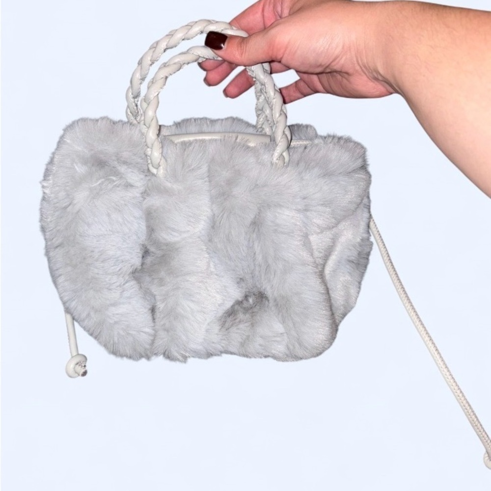 Women’s Gray Faux Fur Handbag 👜 - NEW - Picture 3 of 6
